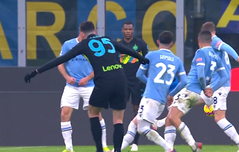  国米铁卫红牌下场陷被动  