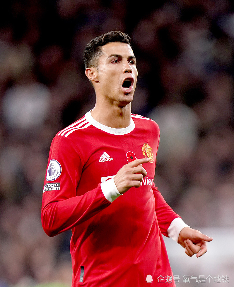  利物浦名宿联名上书，呼吁重建安菲尔德顶棚  