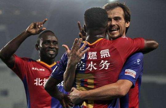  尚布利整体配合默契，法甲平民球队展现团队力量